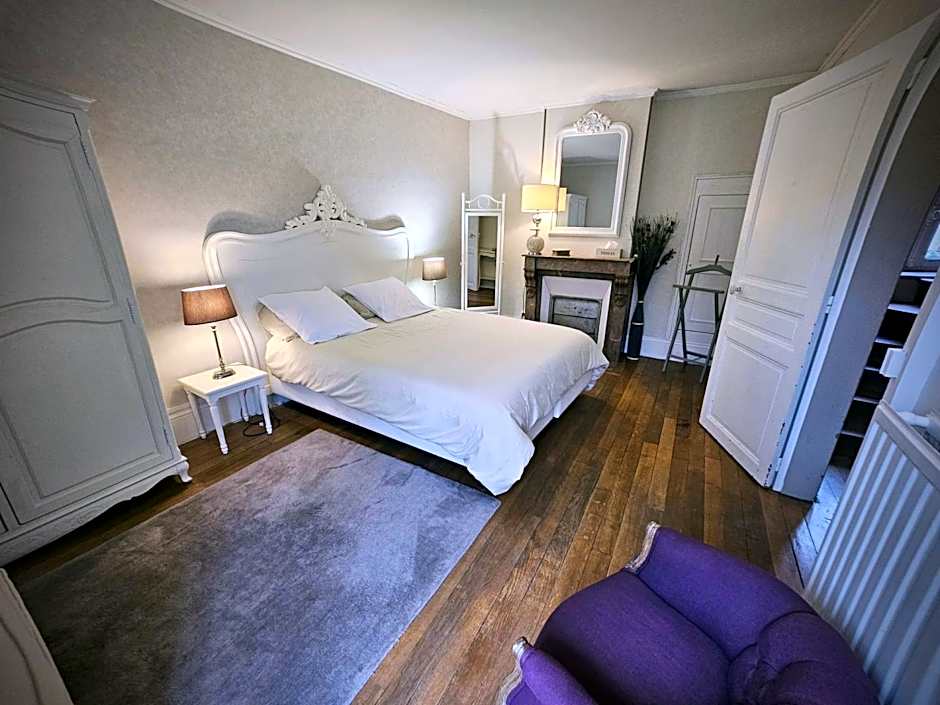 Foto 1 di 14 di Quadruple-Salle de bain privée-La parentale
