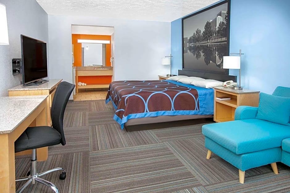 Super 8 by Wyndham City of Moore