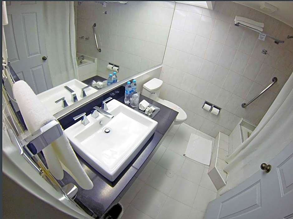 Hotel Fray Junipero Serra