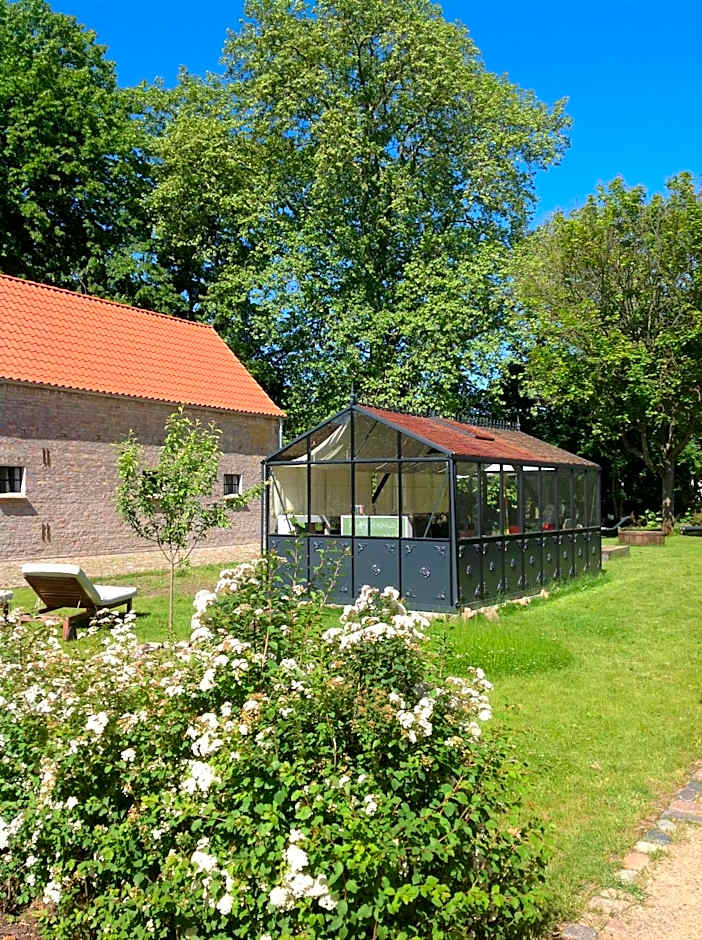 Kavaliershaus Schloß Blücher am Finckenersee