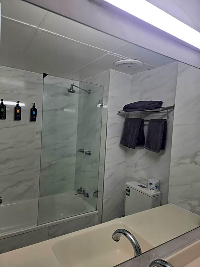 Charbonnier Motor Inn