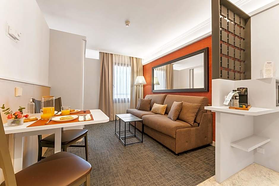 Acacia Suite