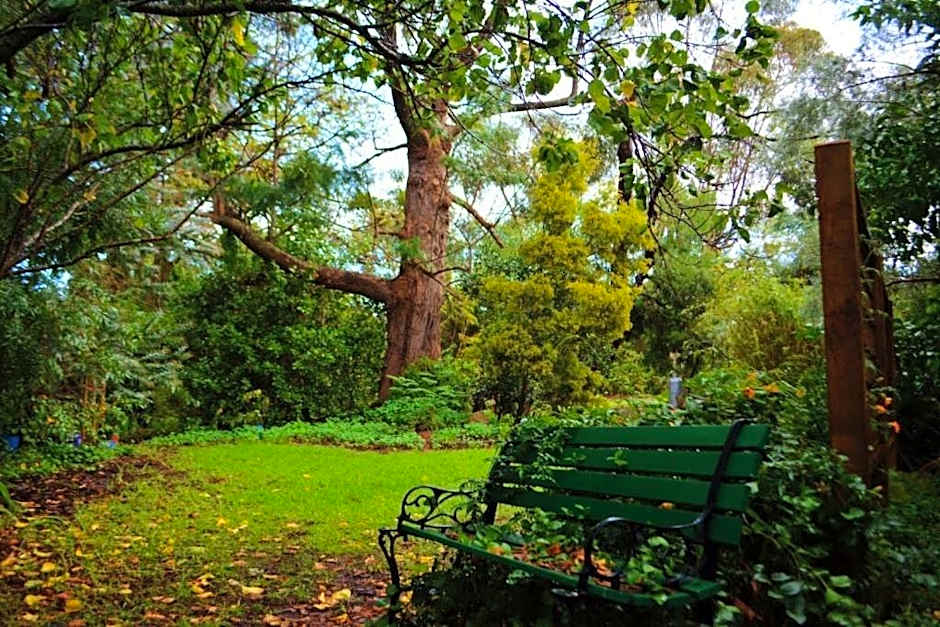 Black Cockatoo Lodge