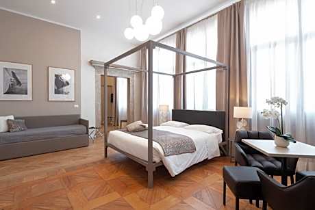 Superior Suite with Canal View