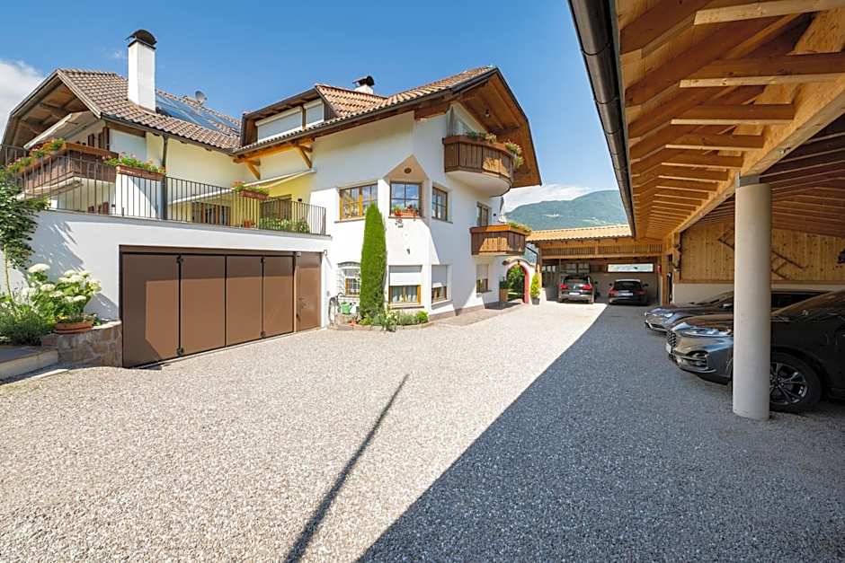 Ferienwohnungen Lanserhof