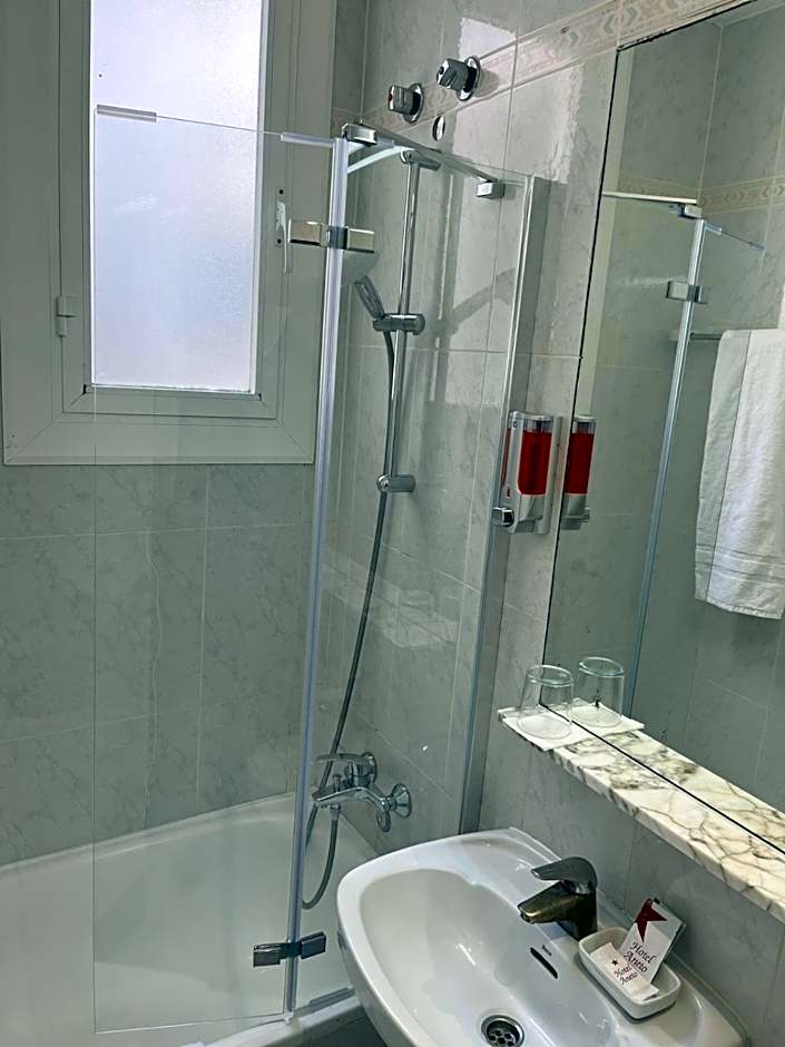 Aneto Hotel