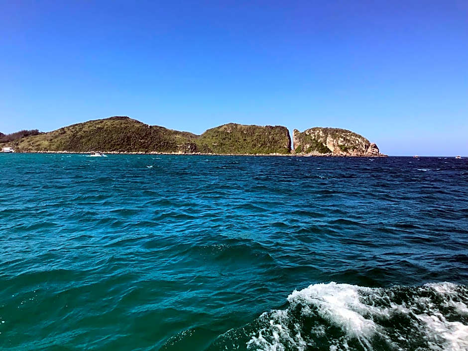 Apartamento aconchegante vista mar e piscina em cond de Arraial do Cabo