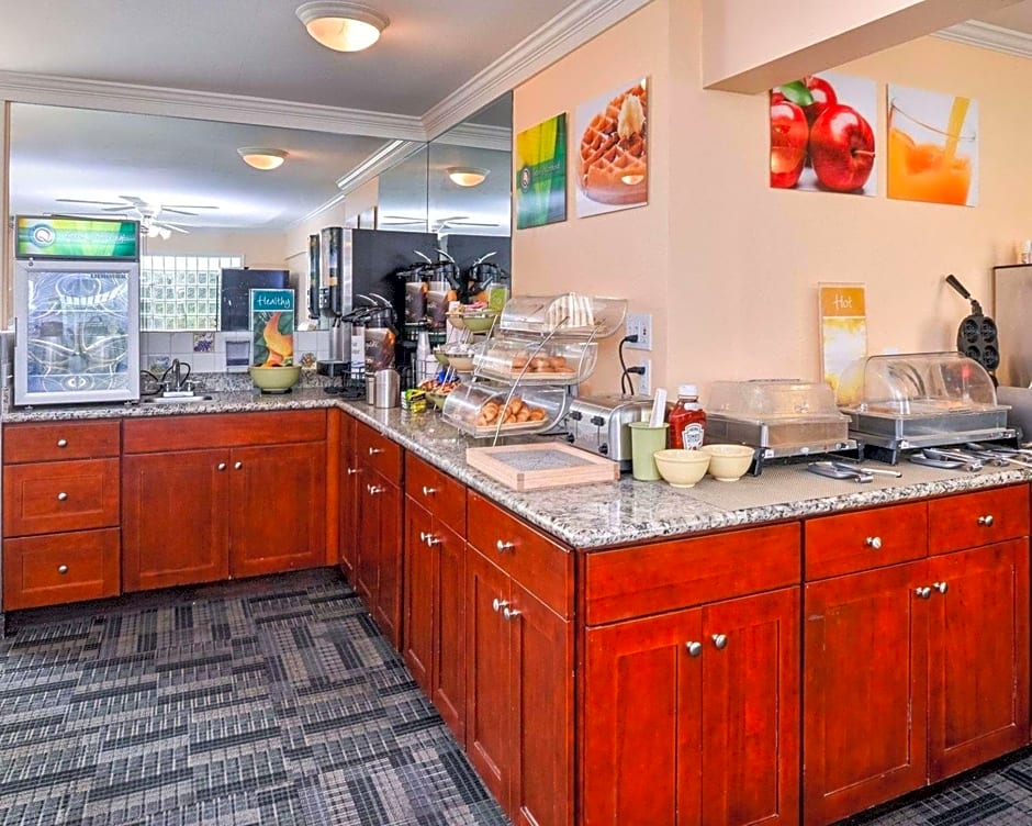 Quality Inn Hotel, Kent
