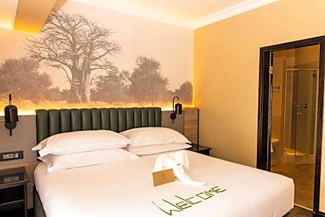 Suite with King Bed and Sleeper Couch