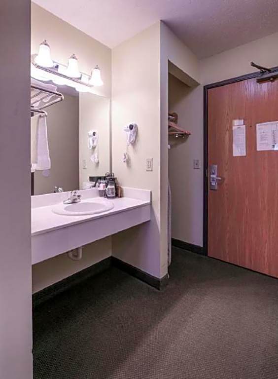 Supertel Inn & Conference Center