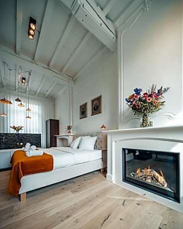 Deluxe Double Room with Bath