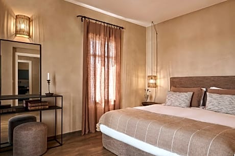 Elegant Villa with Sea View