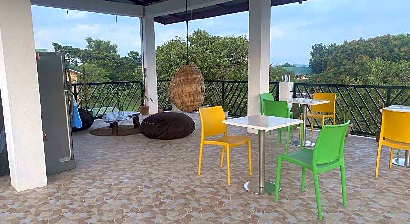 Traditional Filipino Home near 100 Islands Wharf