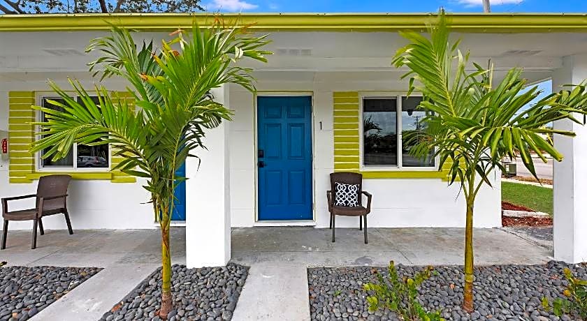 Palm Cove Motel