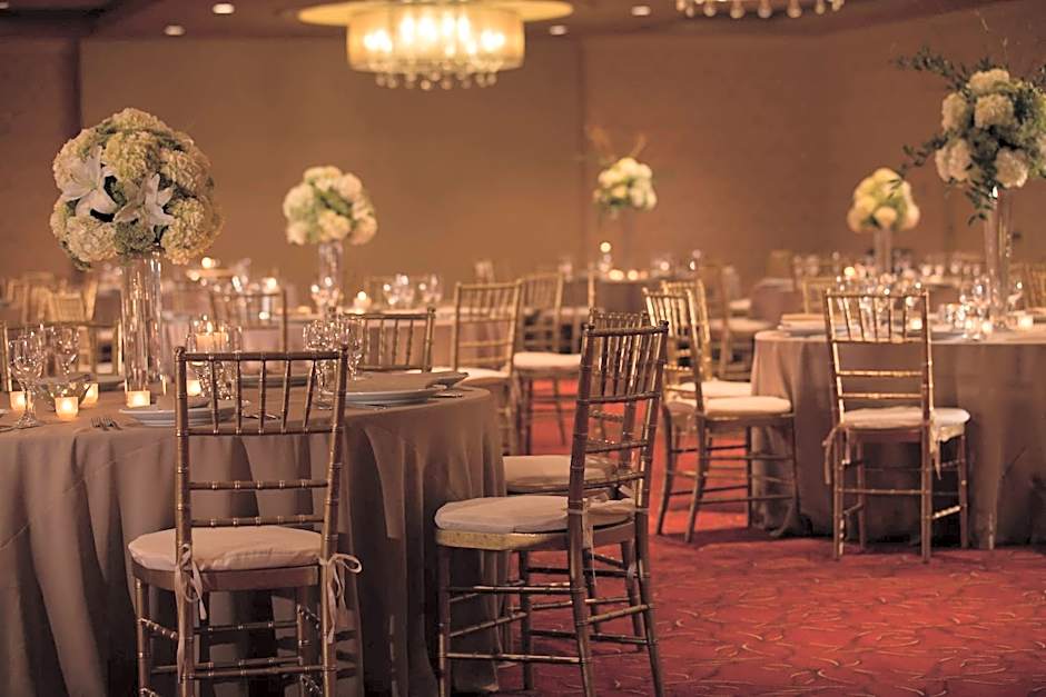 Renaissance by Marriott Newark Airport Hotel