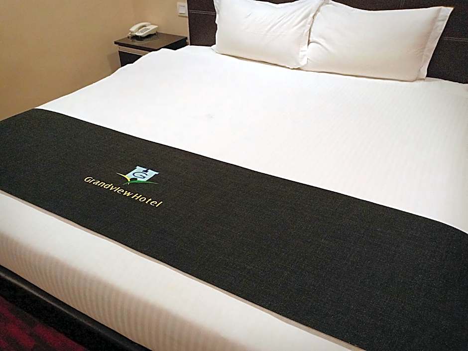 Photo 1 of 15 of Deluxe 1 King Bed