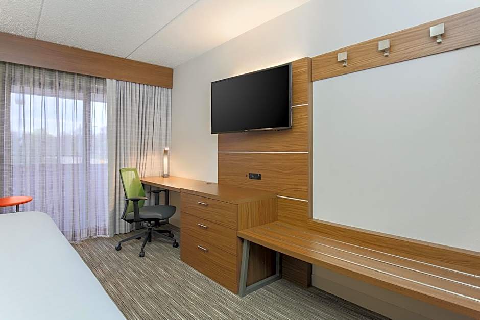 Holiday Inn Express Milwaukee - West Medical Center By IHG
