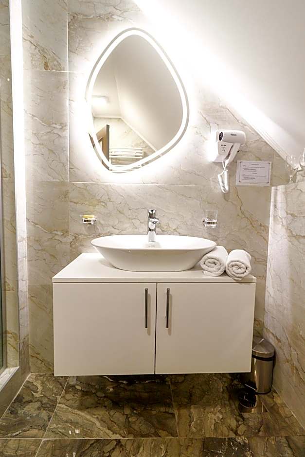 Garni Hotel Leopold I