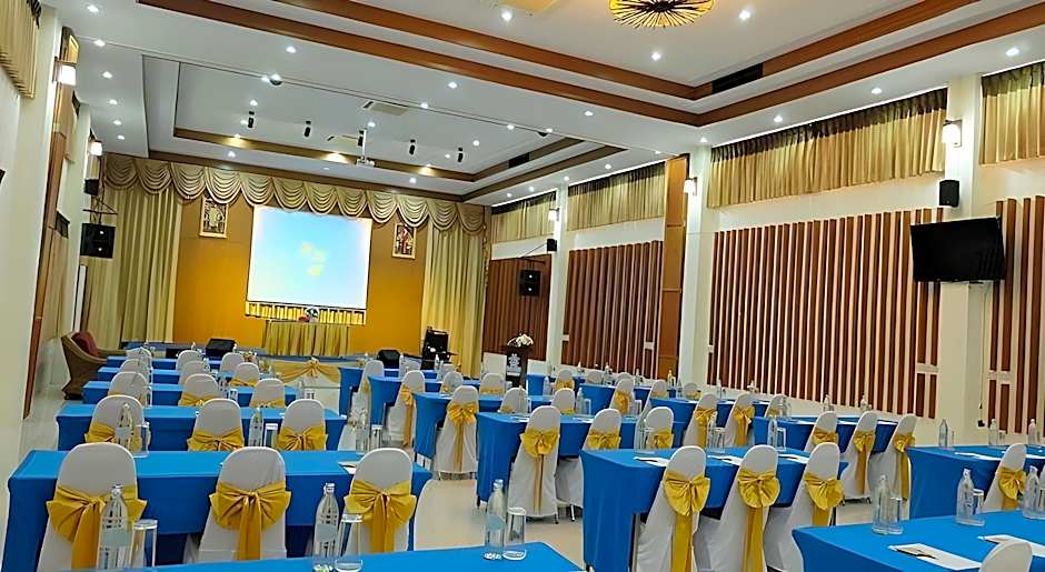 Chaophayathara Riverside Hotel