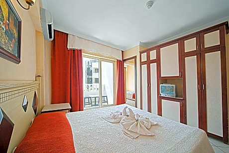 Standard Double or Twin Room (2 Adults+1 Child)