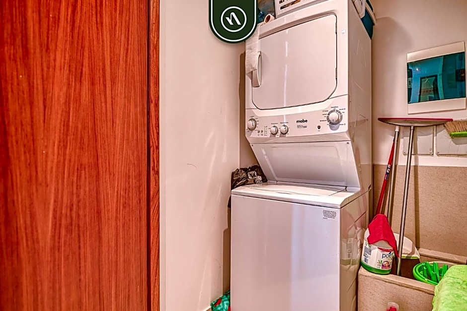 2BR Condo with Rooftop Pool - Private Terrace