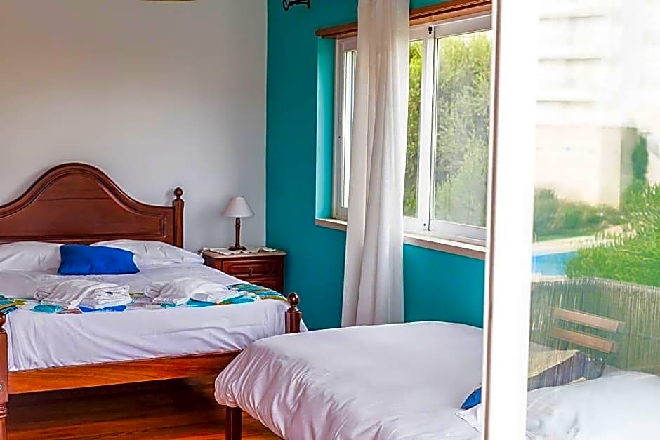 Ericeira Chill Hill Hostel & Private Rooms