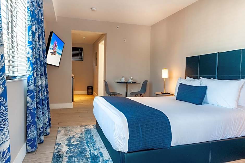Waterside Hotel and Suites