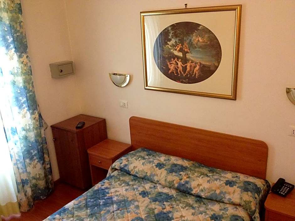 Hotel Tirreno