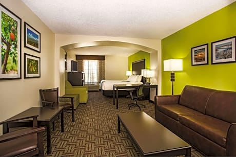 1 King Bed Deluxe Room Non-Smoking
