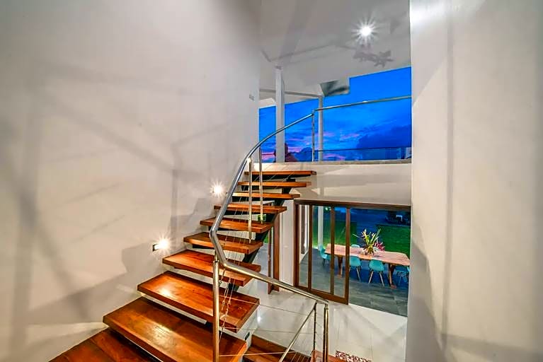 Balangan Sunset: Amazing 4 BDR Villa in Balangan w/ OCEAN VIEW in Balangan