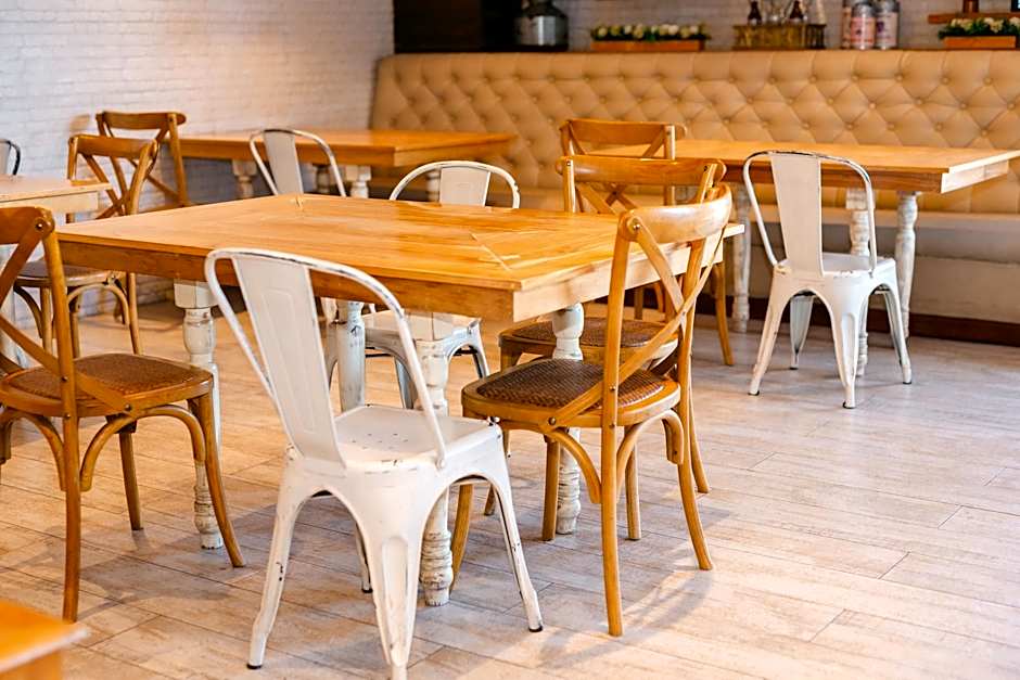 Dumaguete Royal Suite Inn