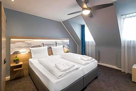 Riverview Apartments by dasPaul