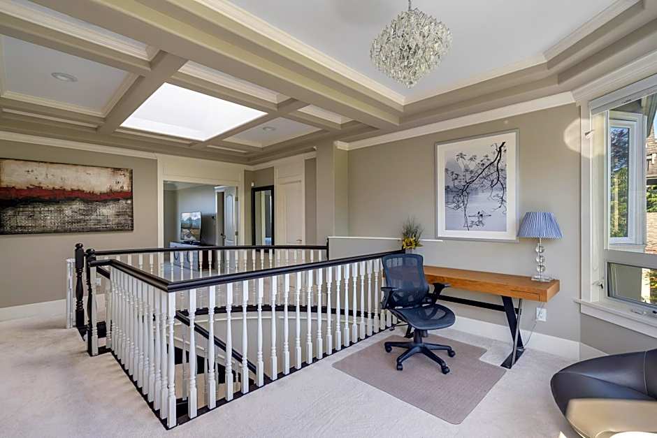 Luxurious Multi-Family Home in Vancouver West, 10 Mins Downtown