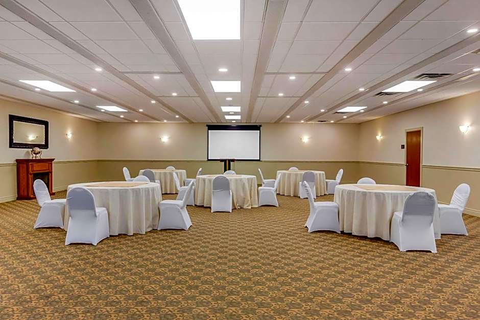 Comfort Inn & Suites Thousand Islands Harbour District