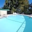 Creekside Inn & Suites