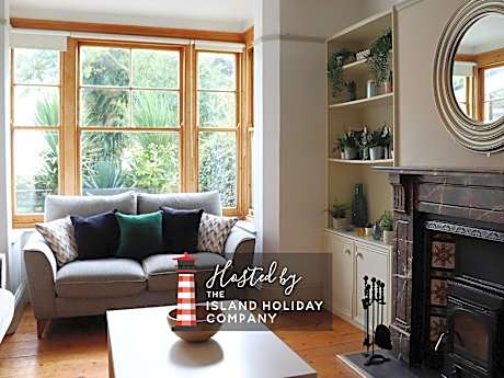 St Rhadagunds Cottage East - Pet friendly