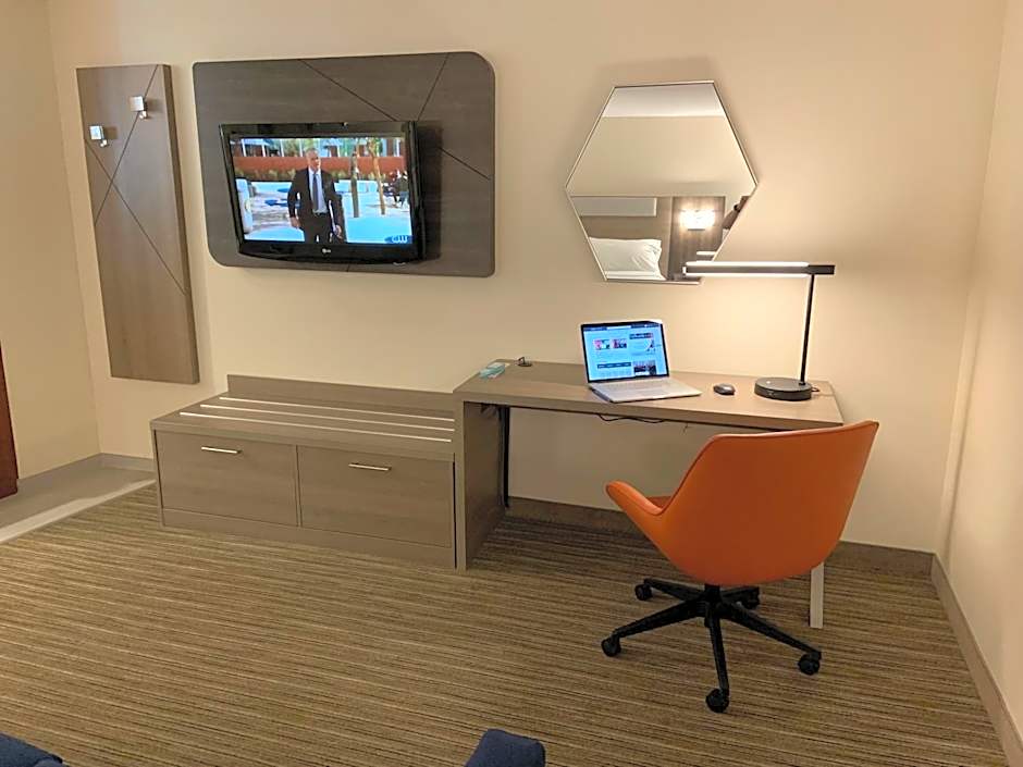 Holiday Inn Express Hotel & Suites Hermosa Beach By IHG