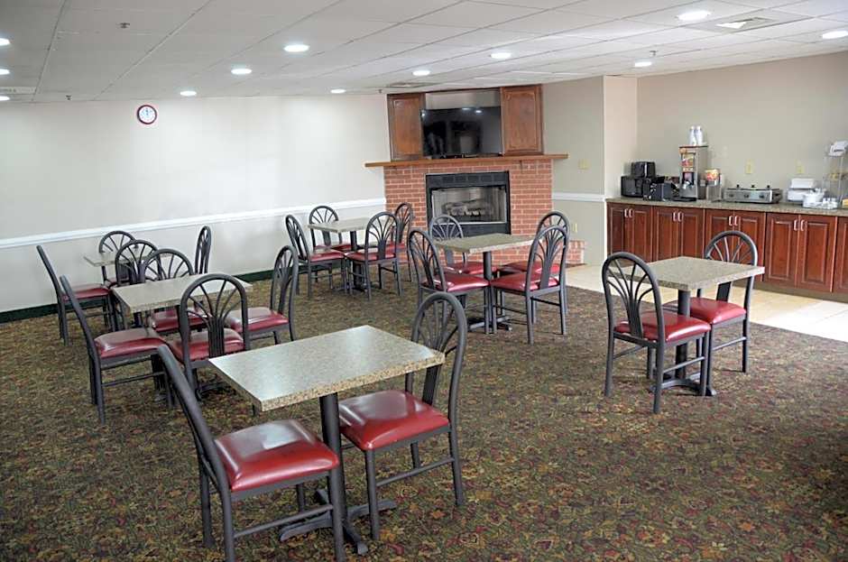 Super 8 by Wyndham Louisville/Expo Center