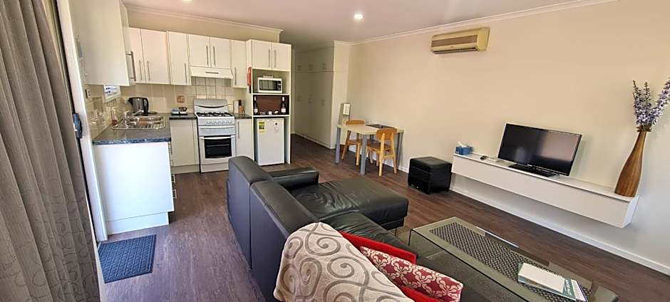 Photo 1 of 5 of 1 Bedroom Apartment
