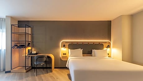 Superior King Room with Double Sofa Bed