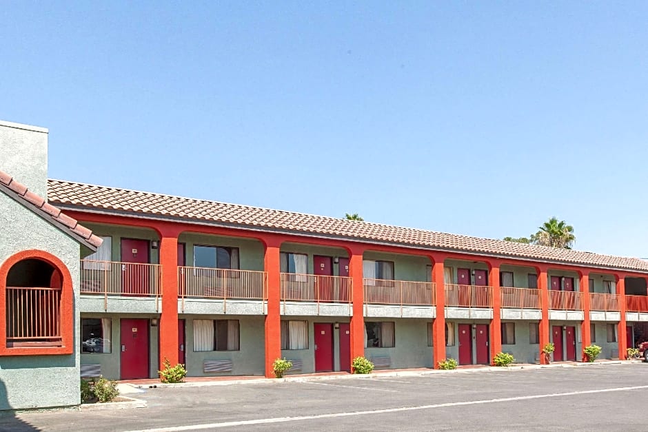 America's Best Value Inn & Suites Bakersfield Central