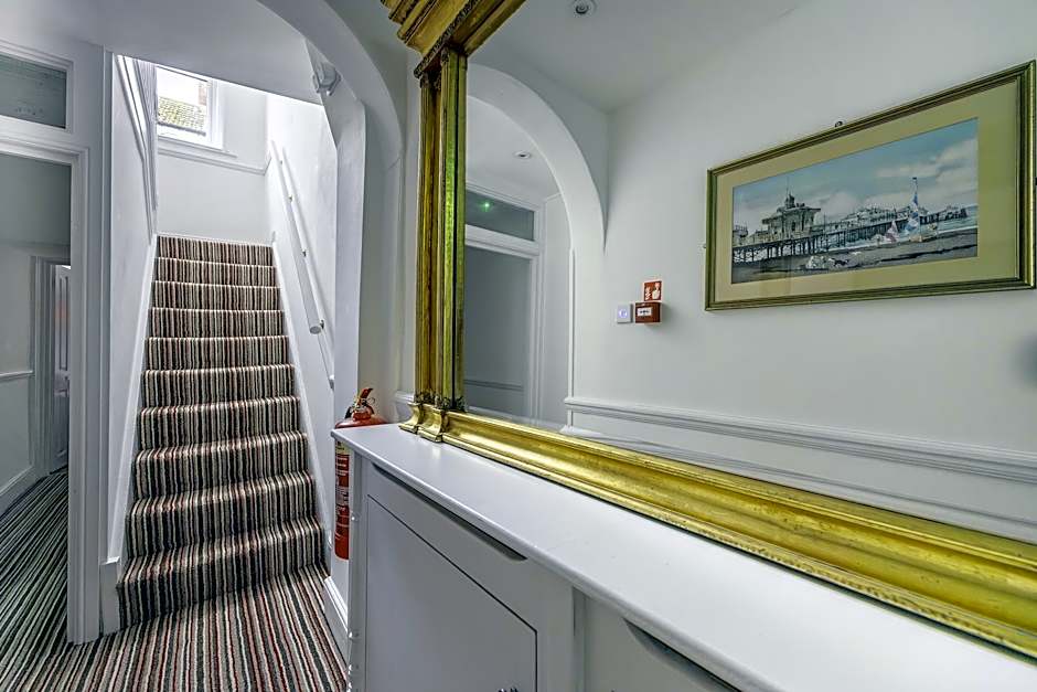 Upper Rock Brighton – Guest House