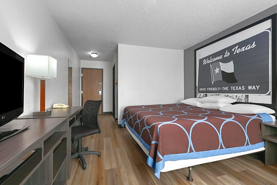Super 8 by Wyndham Grapevine/DFW Airport Northwest