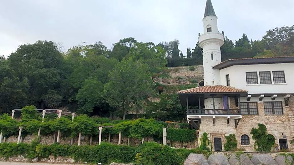 Victoria Family Hotel