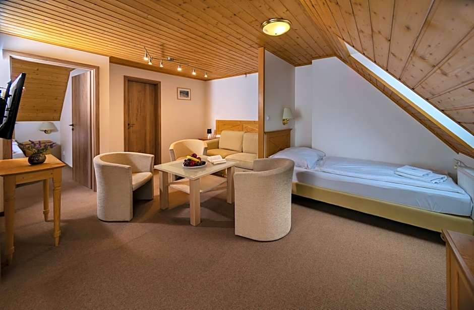 Hotel Tri Ruze