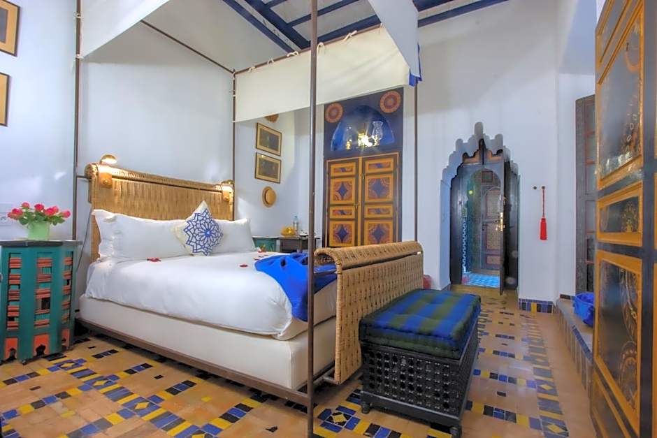 Riad Kaiss By Anika