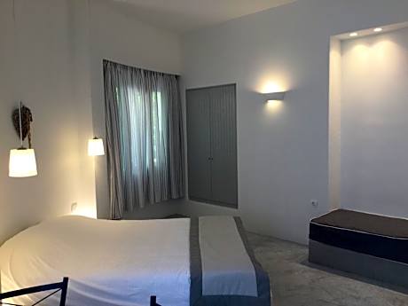 Superior Studio with Hot Tub and Sea View