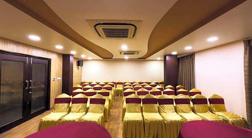 Royal Palm - Hotel Near Udaipur Railway Station