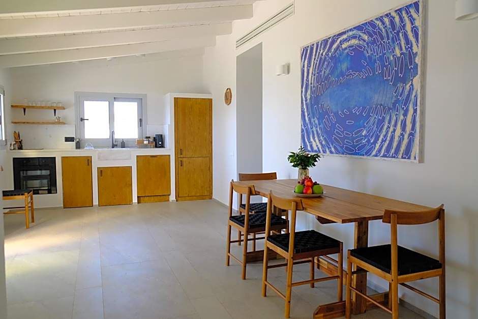 Evia Bay Suites and Retreats