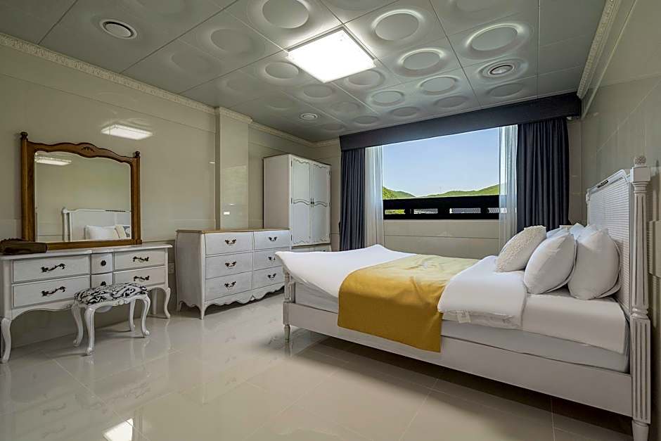 Taebaek Hotel